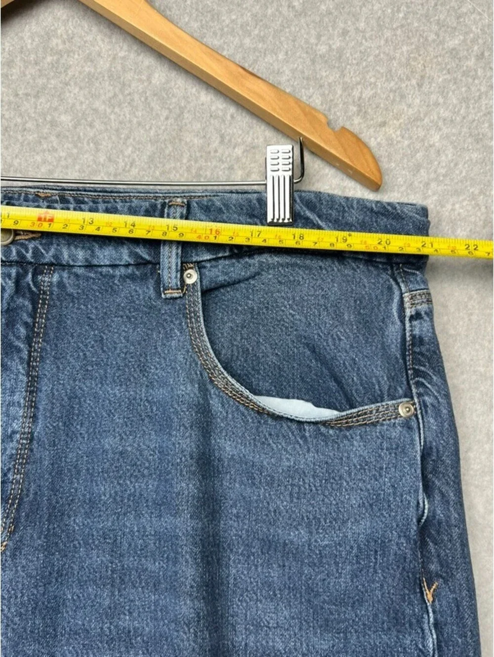 Good American Stretchy High Rise Distress Straight Leg Jeans 16 Curvy Comfort